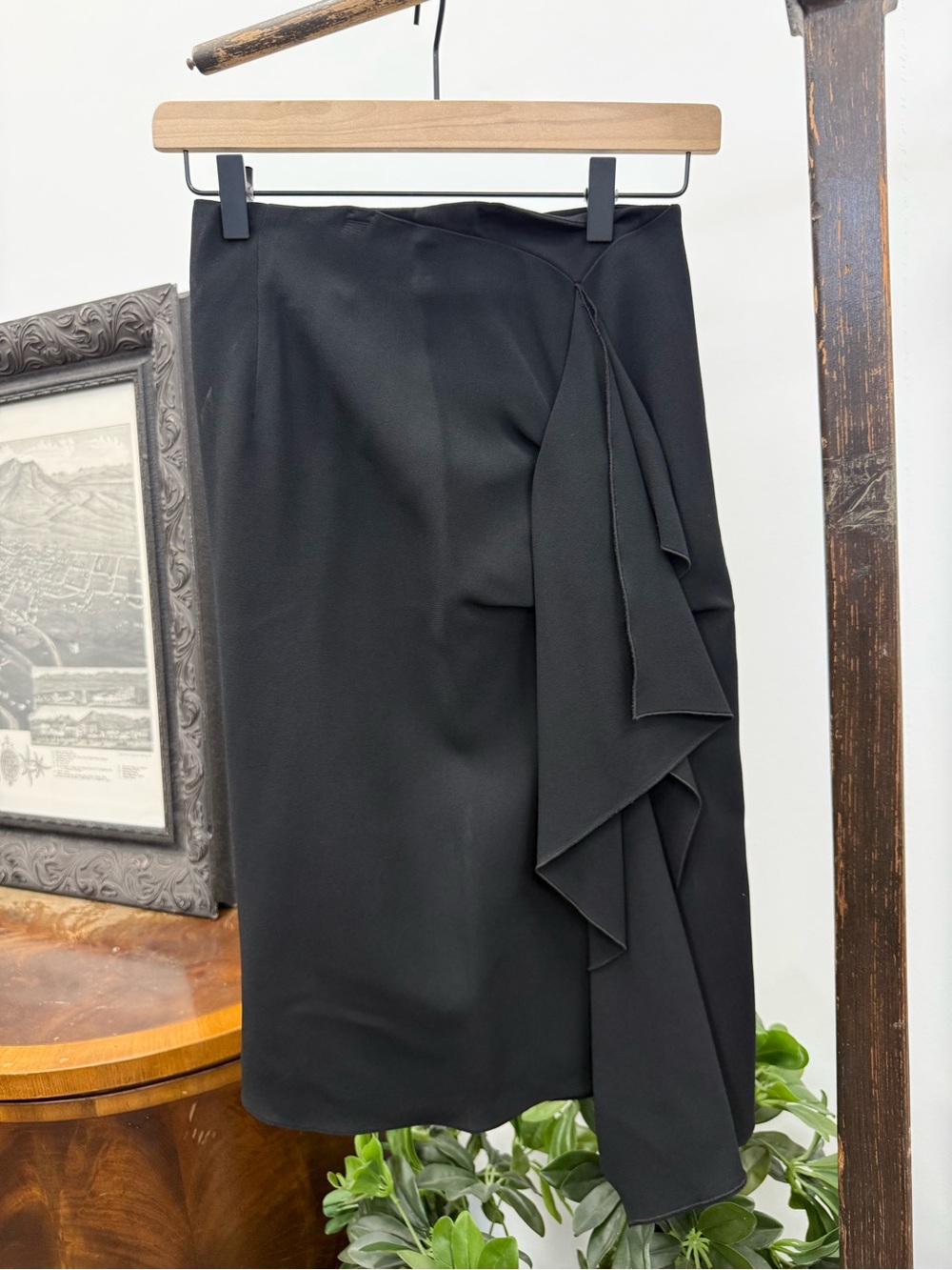 Roland Mouret Black Ruffle-Detail Pencil Skirt